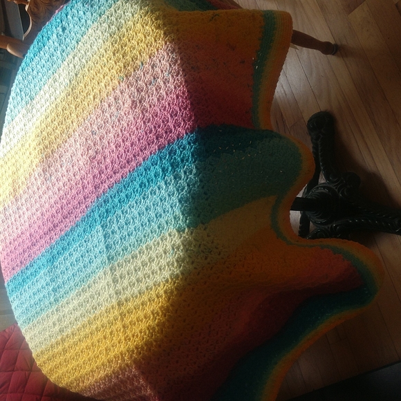 Handmade lap blanket - Picture 4 of 6